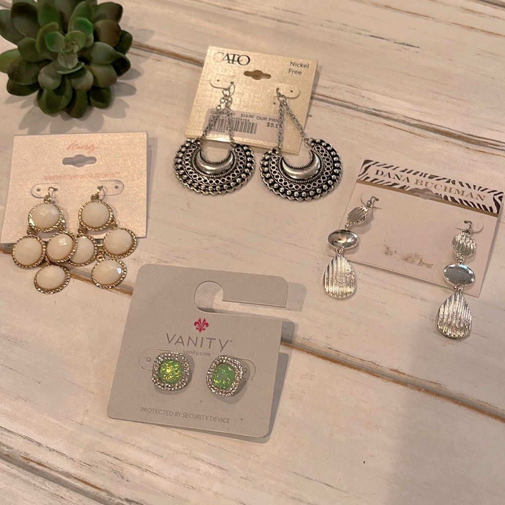 ❤️5 for 25❤️ NWT All New / Earring Lot